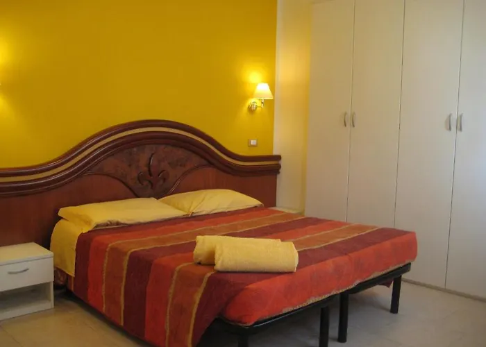 La Aparthotel 4*