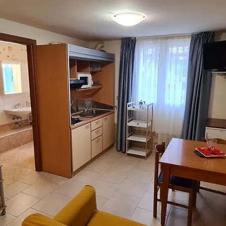 Ξενοδοχείο με διαμερίσματα La 4*