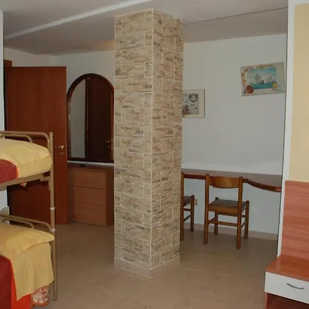 Ξενοδοχείο με διαμερίσματα La 4*